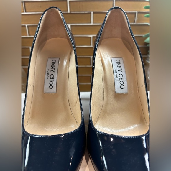Jimmy Choo Navy Patent Pumps - like new! - Picture 1 of 8